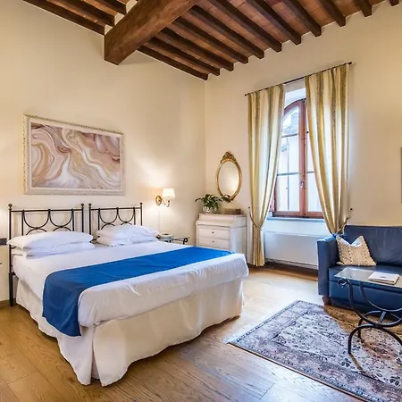 Palazzo Squarcialupi Hotel