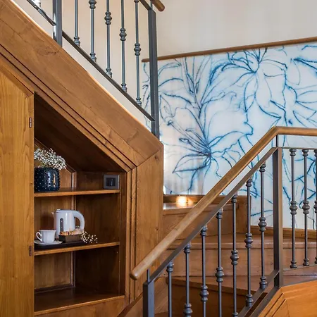 Palazzo Squarcialupi Hotel 4*