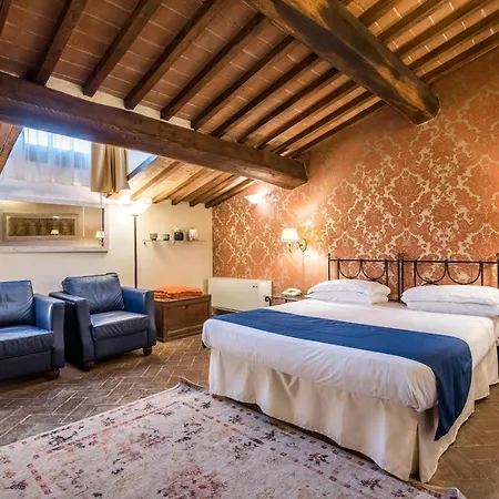 Palazzo Squarcialupi Hotel 4*