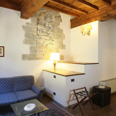 Palazzo Squarcialupi 4*