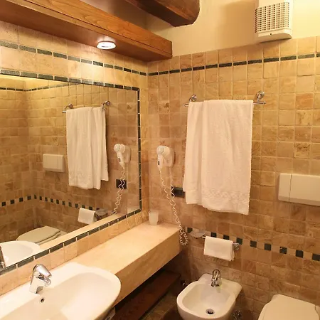 Hotel Palazzo Squarcialupi 4*