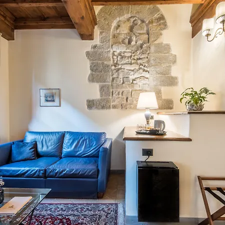 Palazzo Squarcialupi 4*